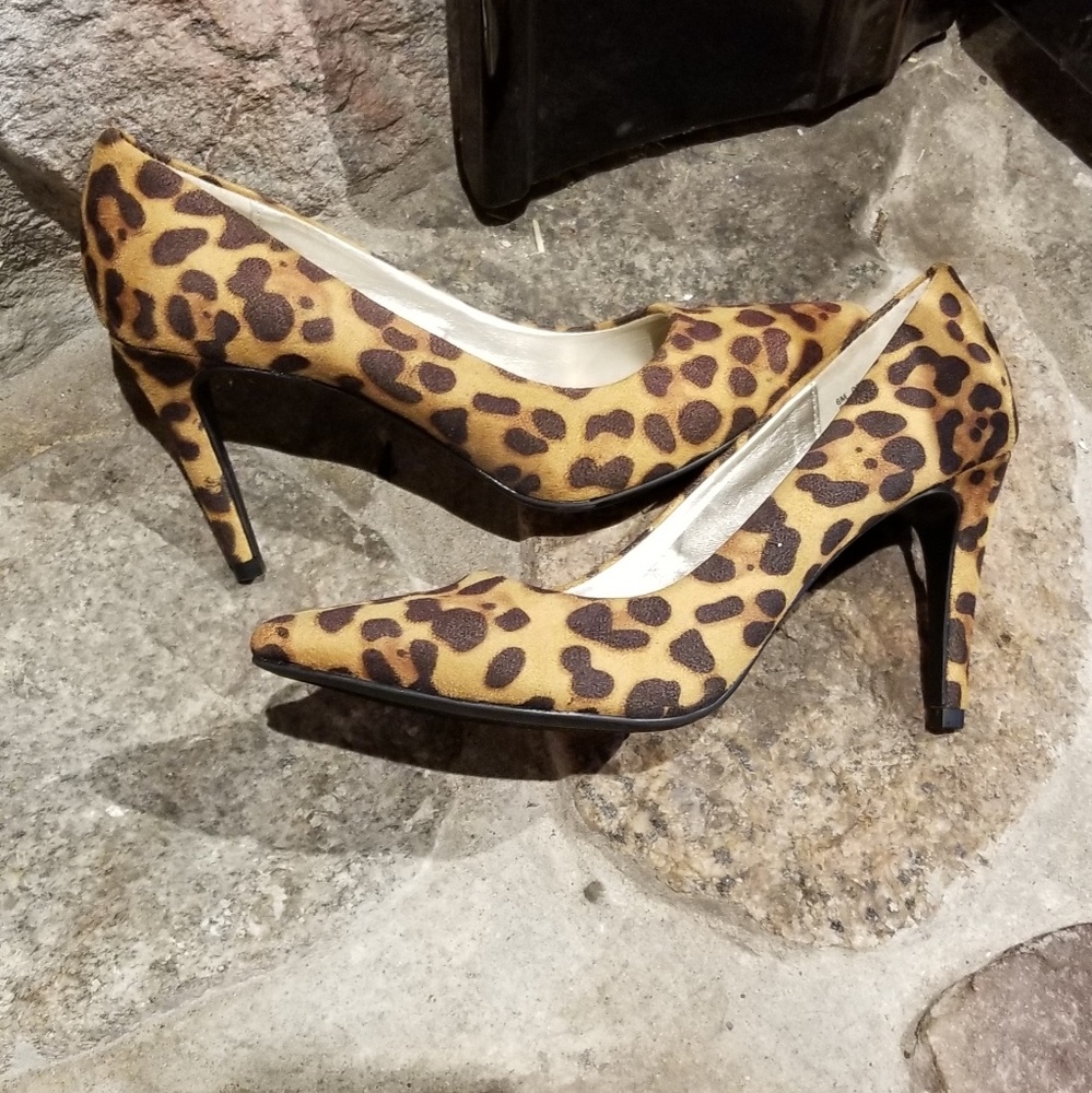 ANIMAL PRINT HEELS